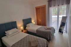 Twin-Bedroom